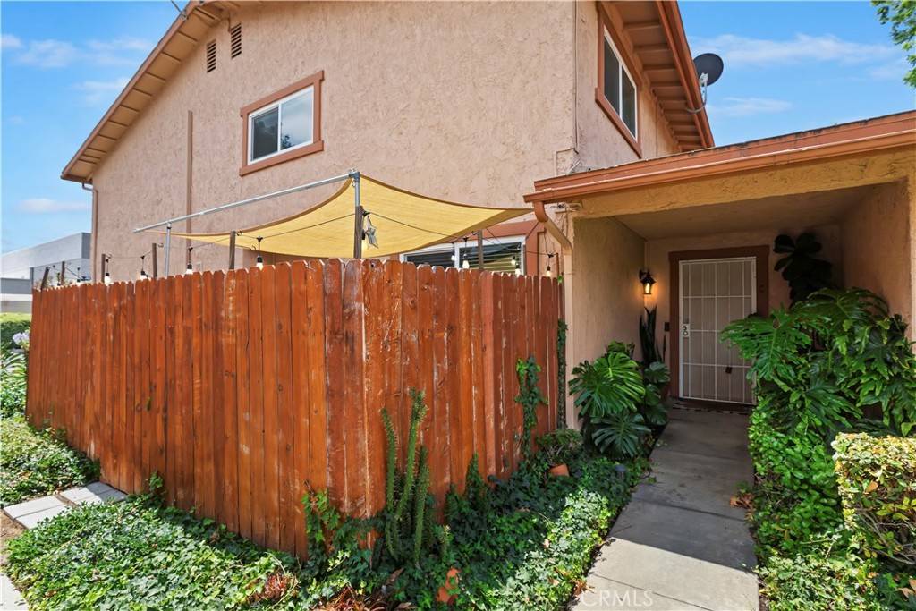 Corona, CA 92882,1358 Via Santiago #C