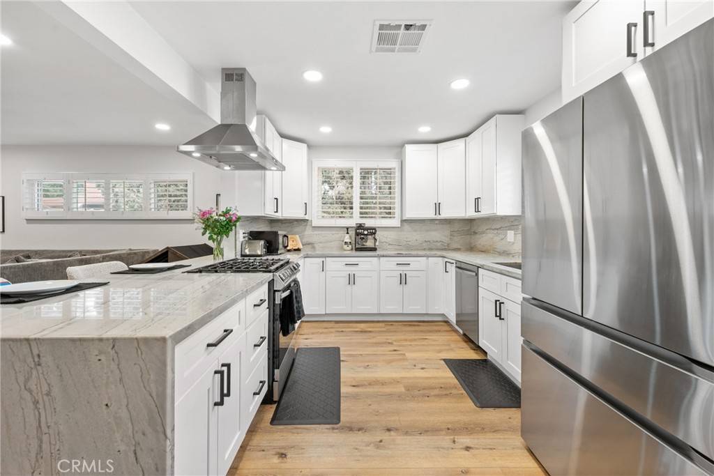 Woodland Hills, CA 91364,4743 Topanga Canyon BLVD