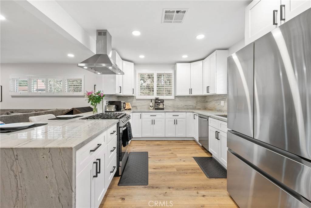 Woodland Hills, CA 91364,4743 Topanga Canyon BLVD