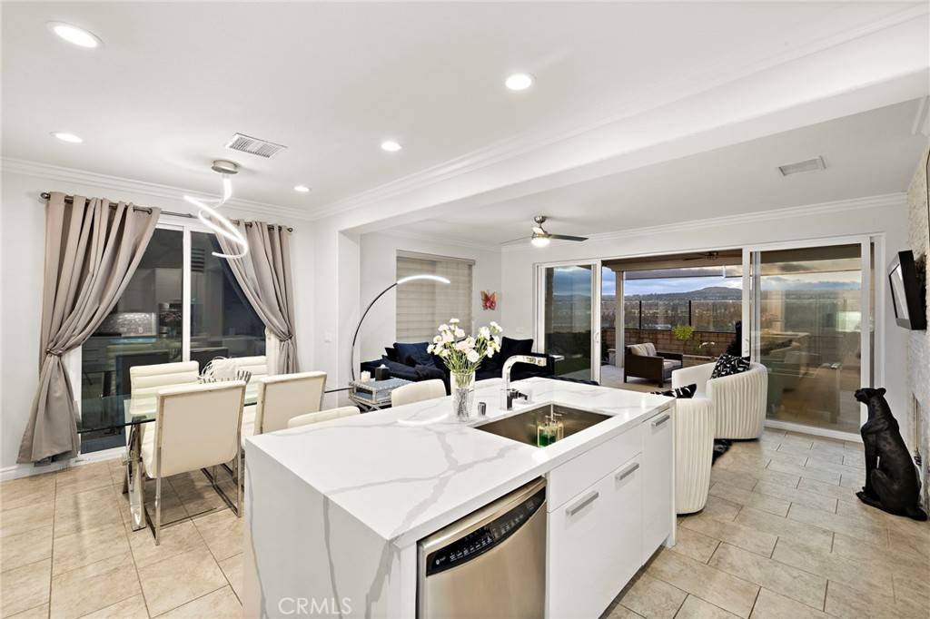 Laguna Niguel, CA 92677,9 Durham CT