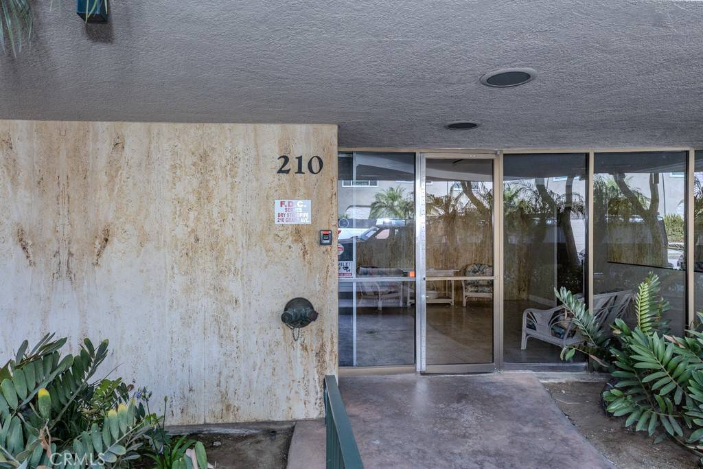 Long Beach, CA 90803,210 Grand AVE #201