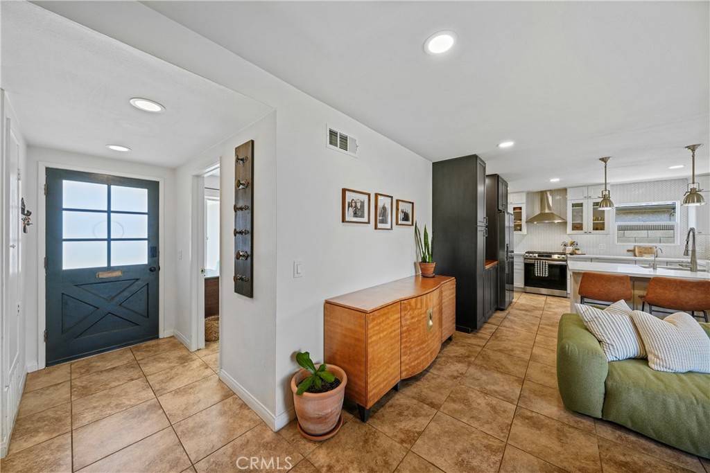 Huntington Beach, CA 92649,16362 Saratoga LN