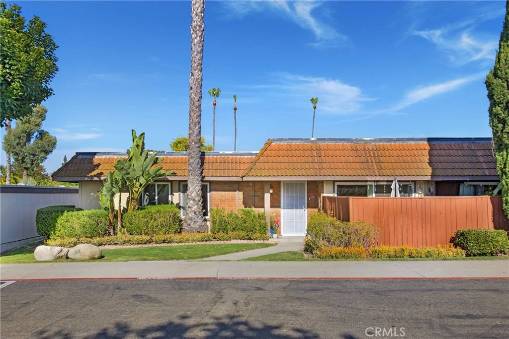 Aliso Viejo, CA 92656,24682 Via San Juan