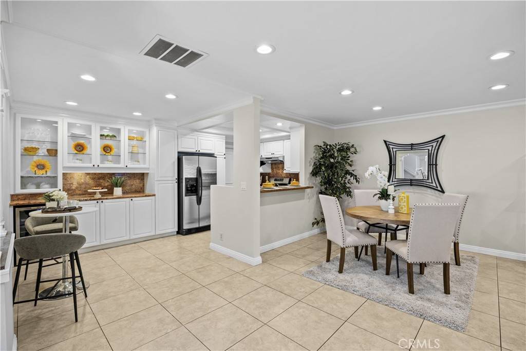 Irvine, CA 92618,45 Tangerine