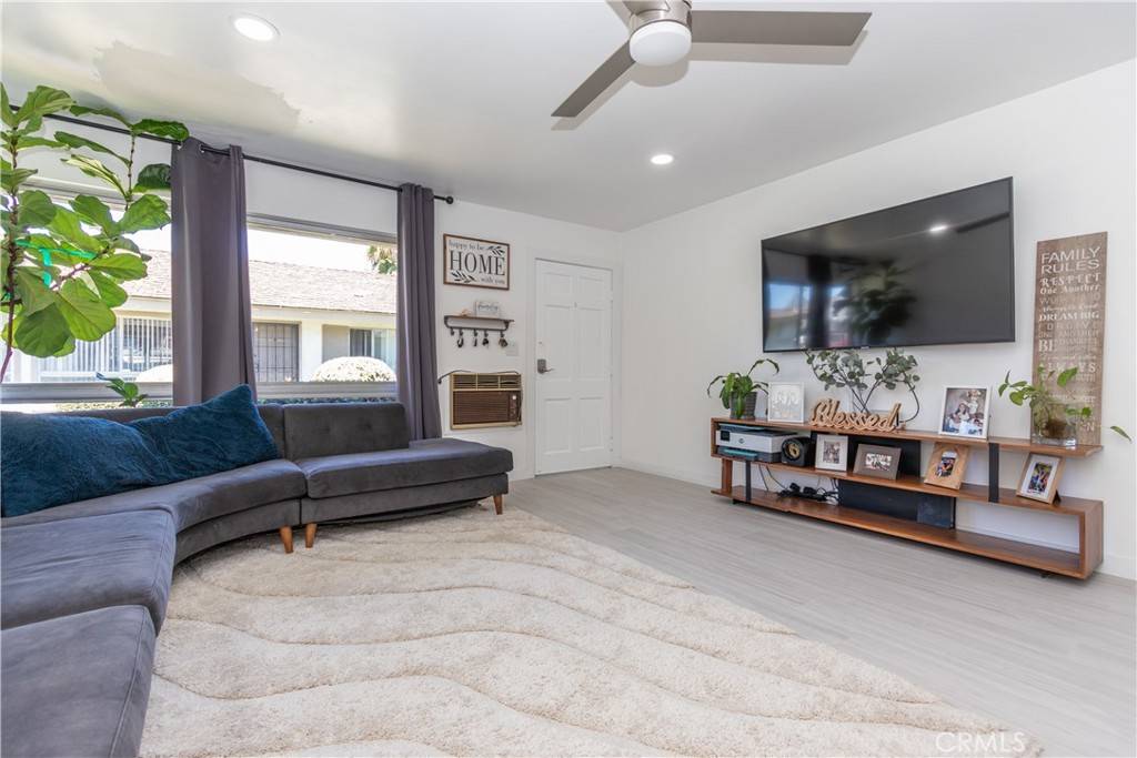 Tustin, CA 92680,14802 Newport Avenue #18C
