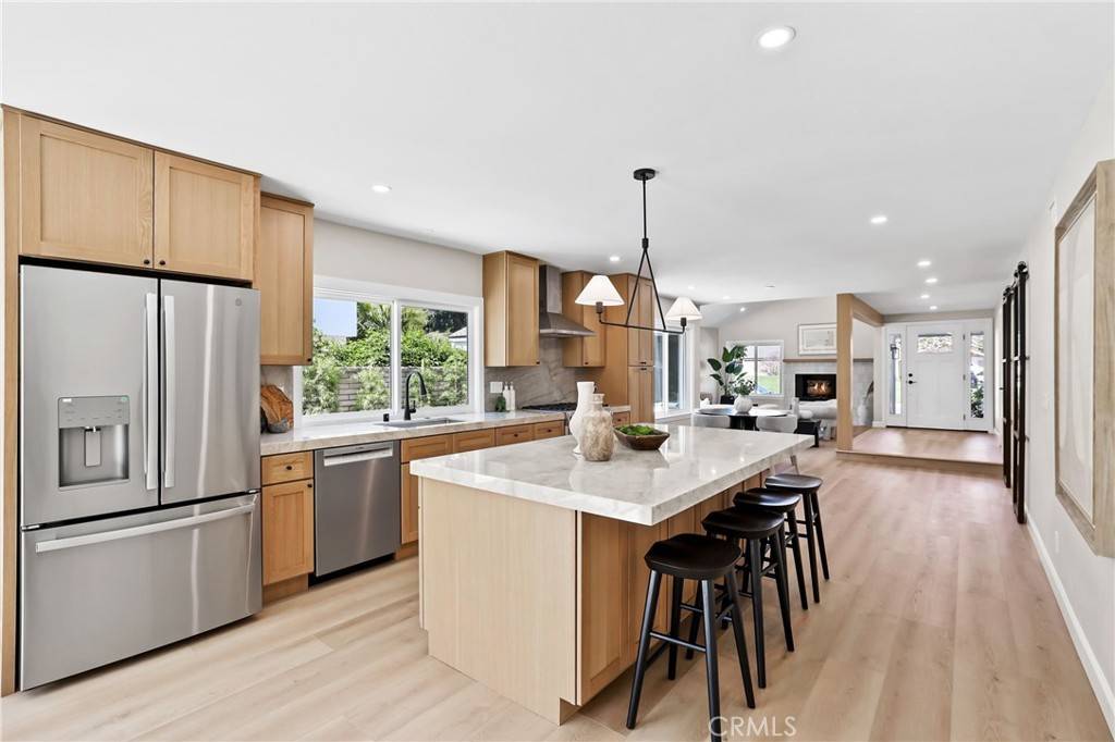 Irvine, CA 92612,25 Almond Tree LN