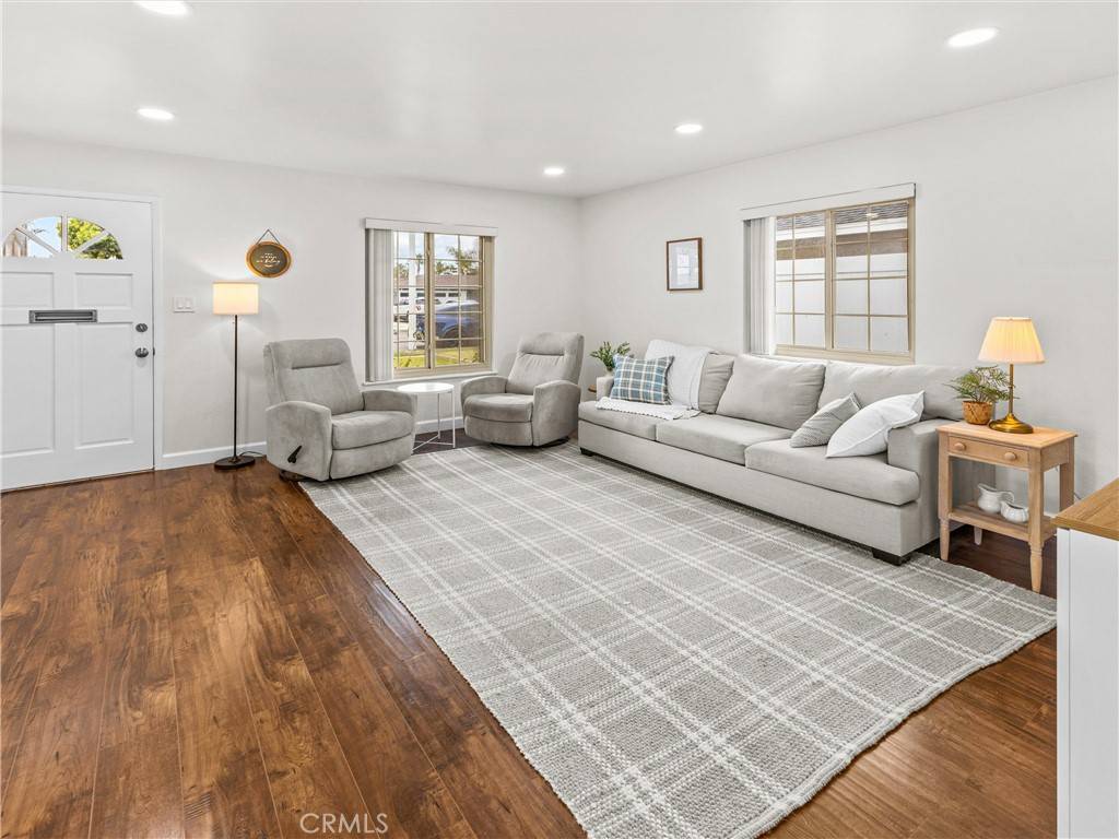 Huntington Beach, CA 92646,9672 Albacore Dr