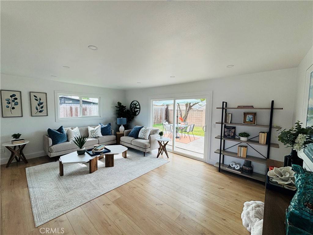 Huntington Beach, CA 92647,6781 Retherford DR