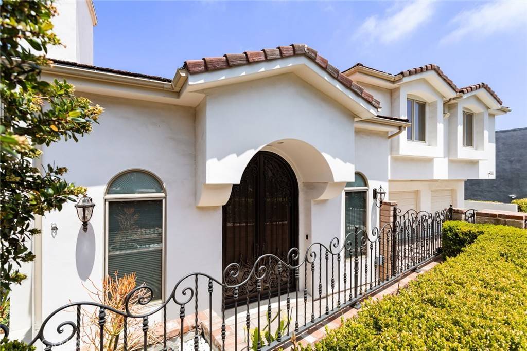Los Angeles, CA 90046,7561 Hermes DR