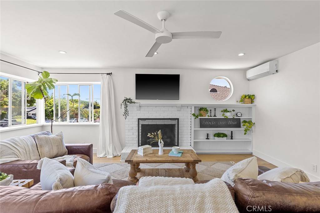 San Clemente, CA 92672,128 Esplanade