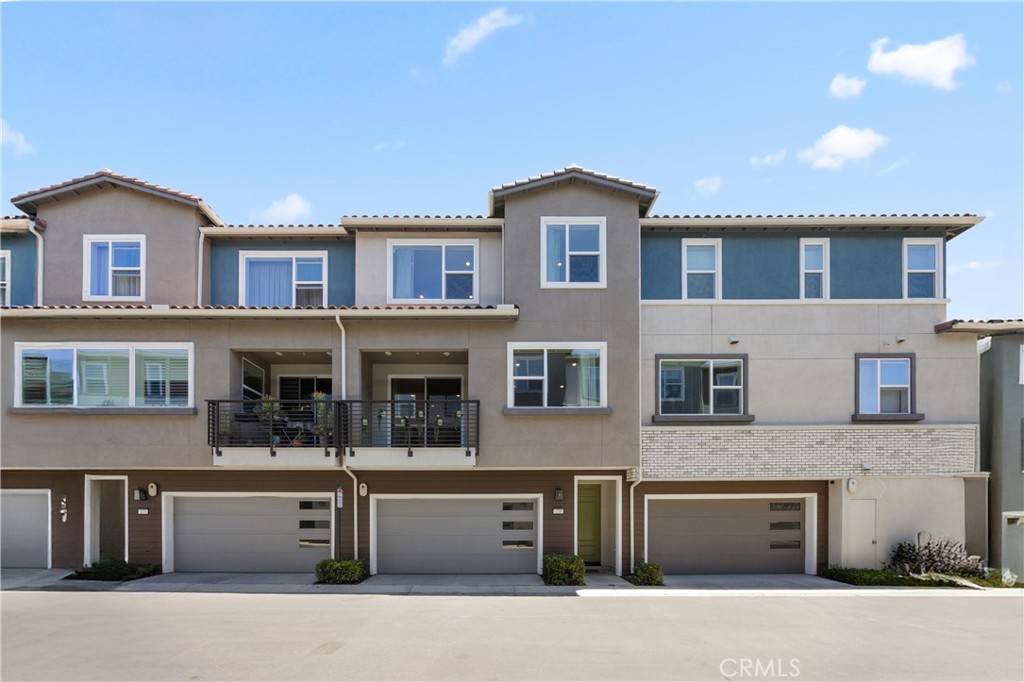 Lake Forest, CA 92630,275 Carmona