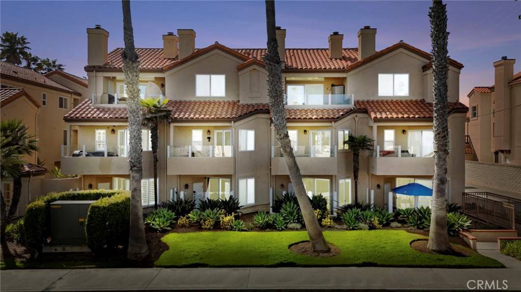 Huntington Beach, CA 92648,2000 Pacific Coast #102