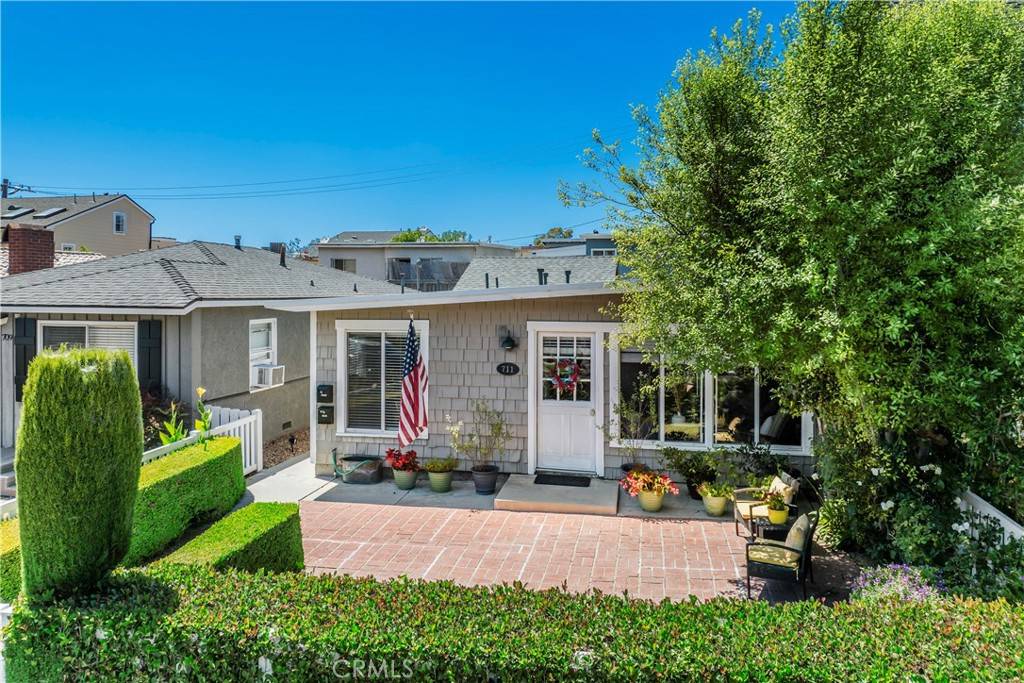 Corona Del Mar, CA 92625,711 .5 Goldenrod AVE