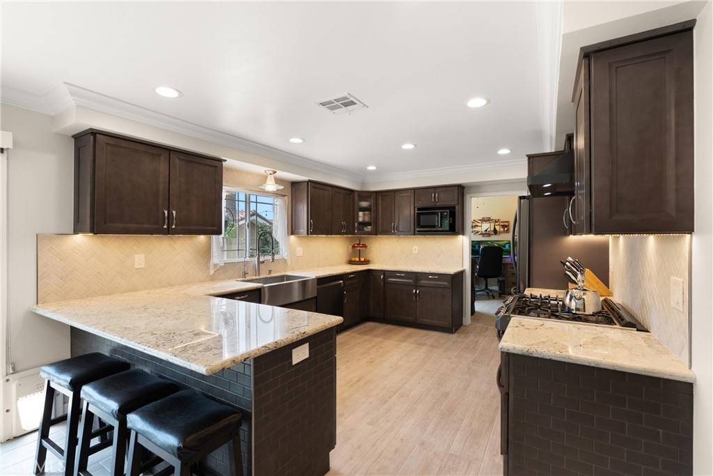 Huntington Beach, CA 92646,8192 Grant DR