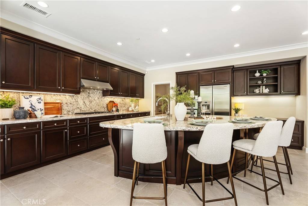 Irvine, CA 92618,65 Modena