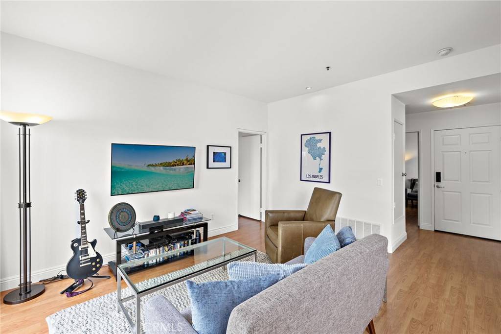 Huntington Beach, CA 92647,17641 Sergio CIR #203