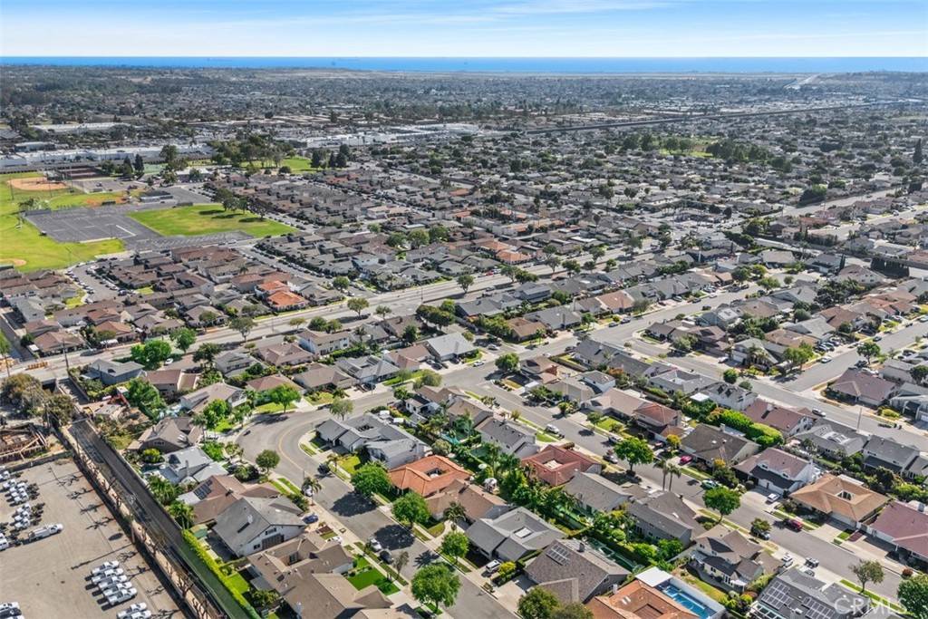 Huntington Beach, CA 92647,16381 Magellan LN