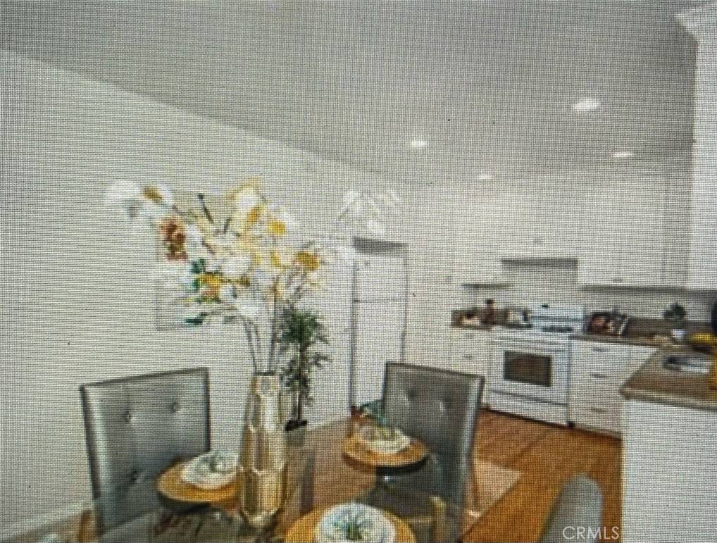 Long Beach, CA 90803,5807 E 2nd ST