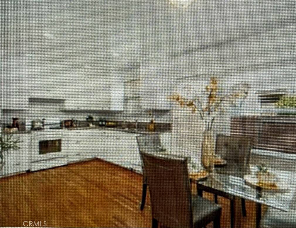 Long Beach, CA 90803,5807 E 2nd ST