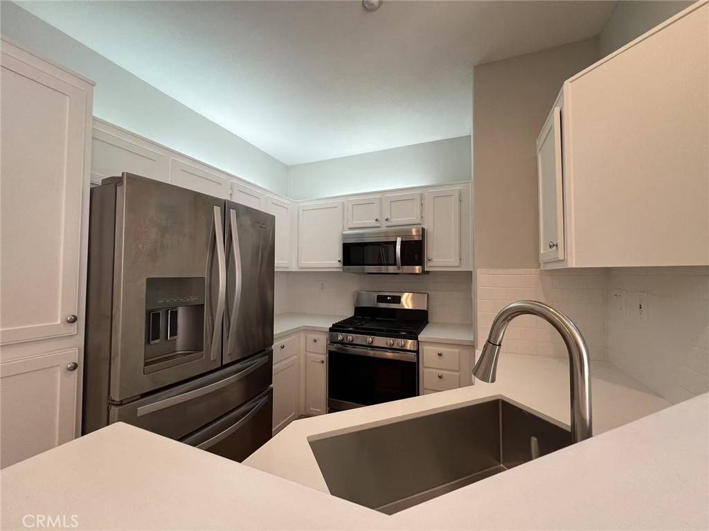 Irvine, CA 92618,305 Birch Grove