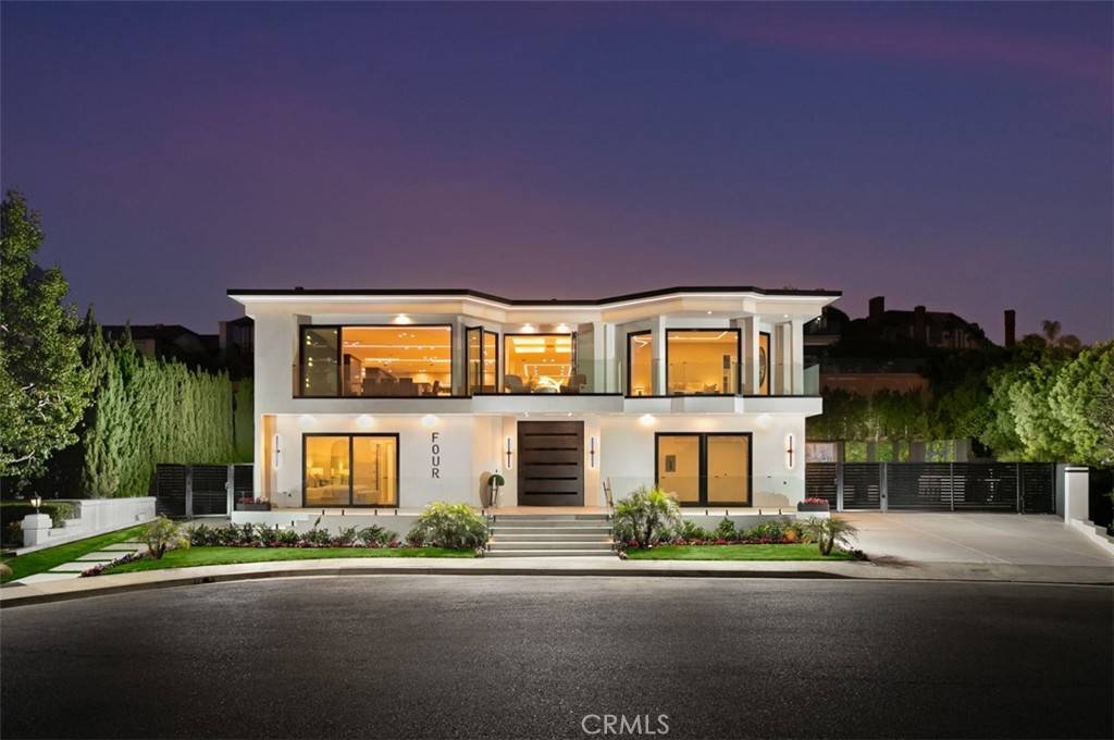 Newport Beach, CA 92660,4 Narbonne