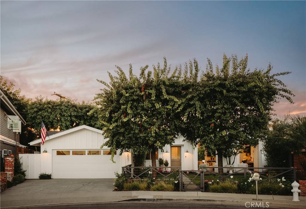 Costa Mesa, CA 92627,223 Robinhood PL