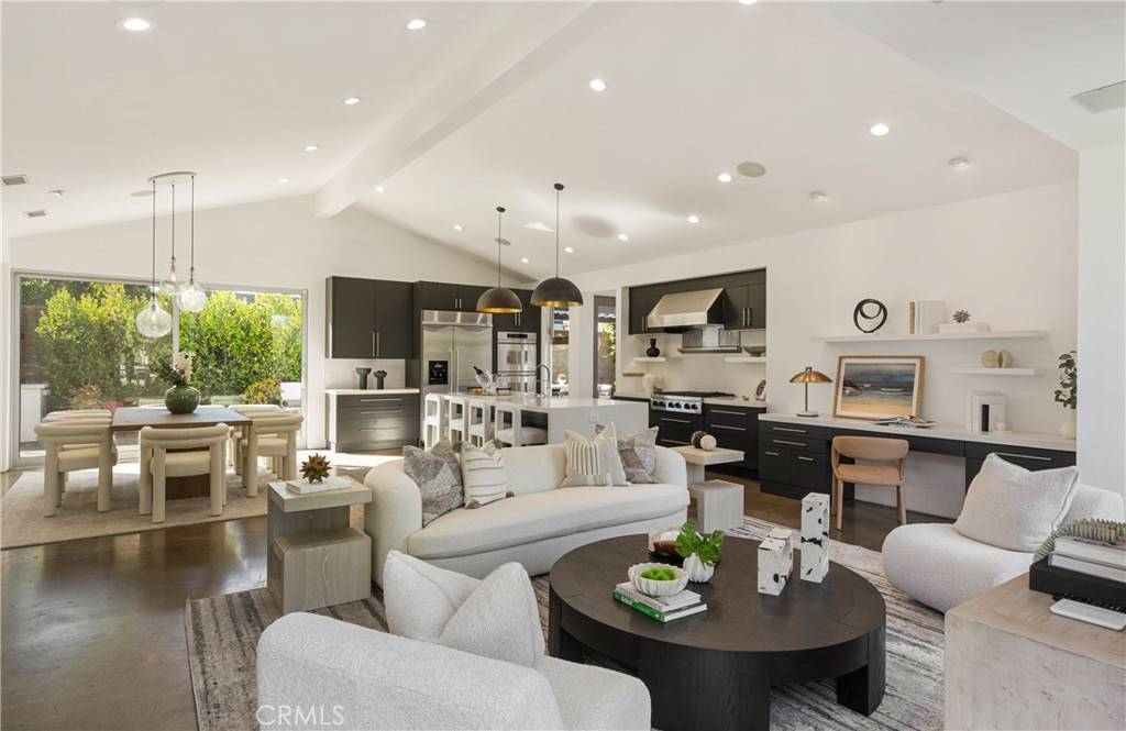 Costa Mesa, CA 92627,223 Robinhood PL