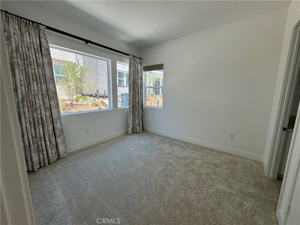 Irvine, CA 92618,228 KNOT