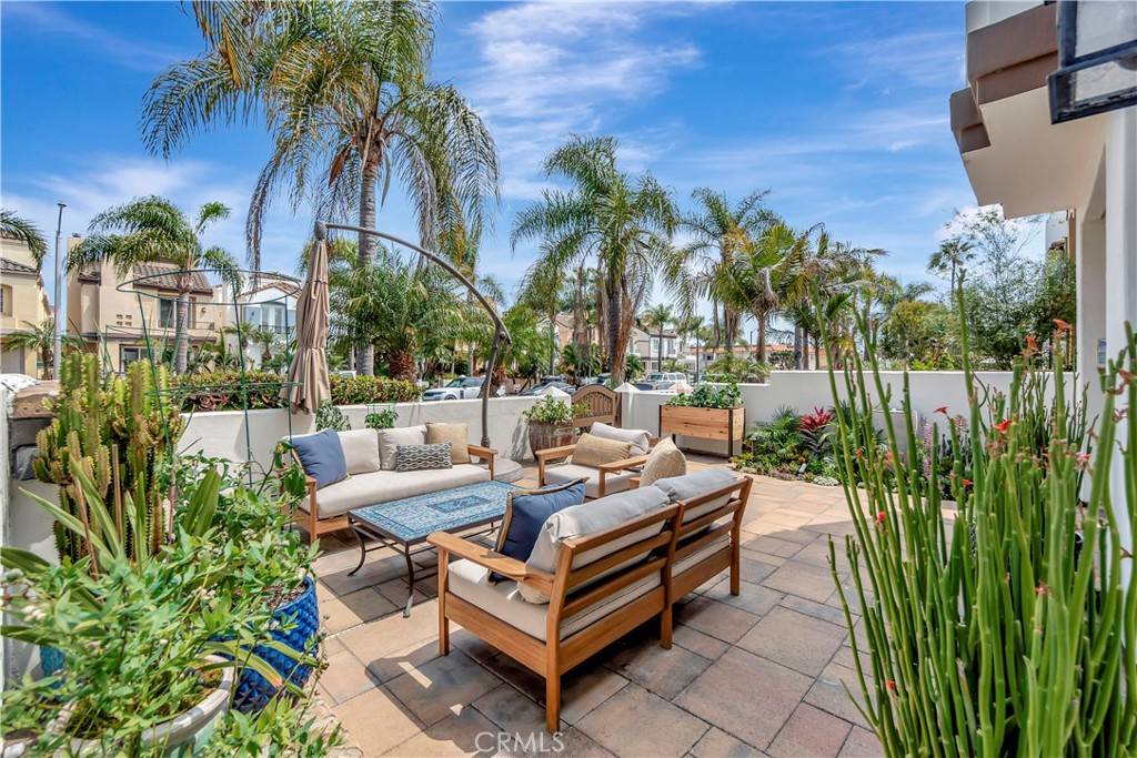 Huntington Beach, CA 92648,517 21st ST