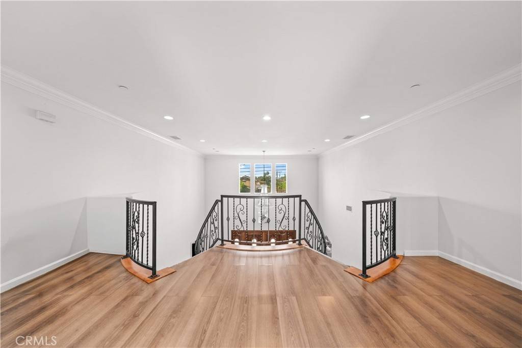 Tustin, CA 92780,1621 Bryan AVE
