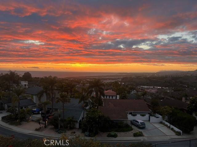 San Clemente, CA 92672,315 Calle Dorado