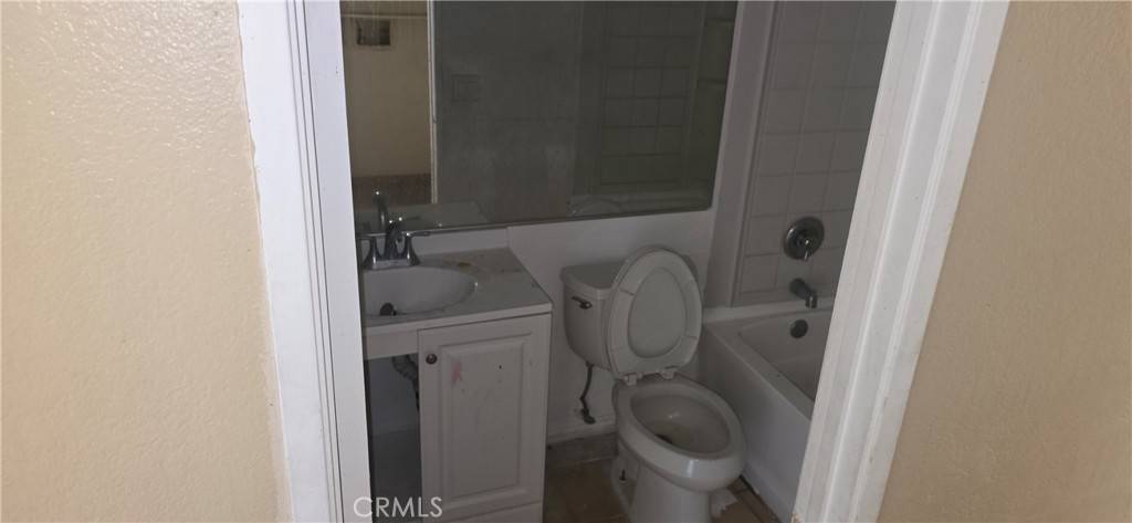 Lancaster, CA 93535,752 E Avenue H14