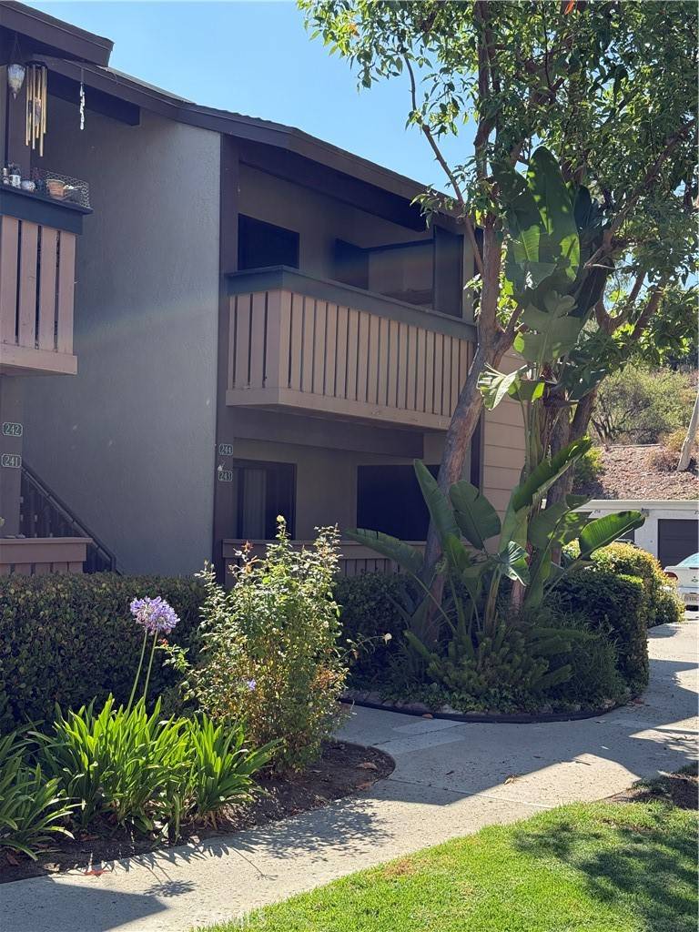 Lake Forest, CA 92630,20702 El Toro RD #244