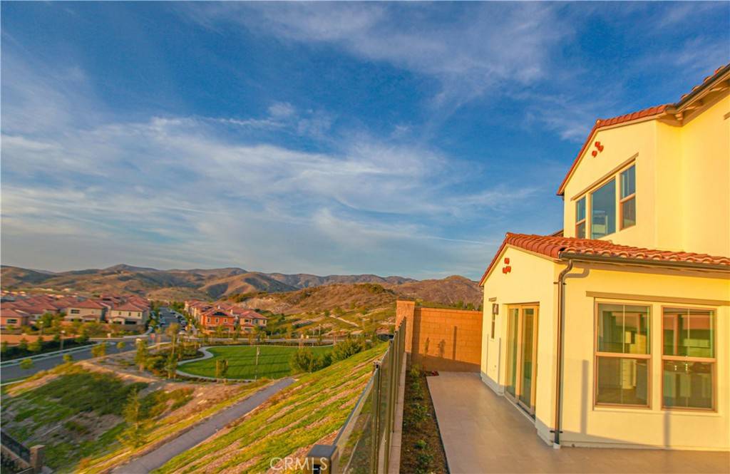 Irvine, CA 92618,137 Oakstone