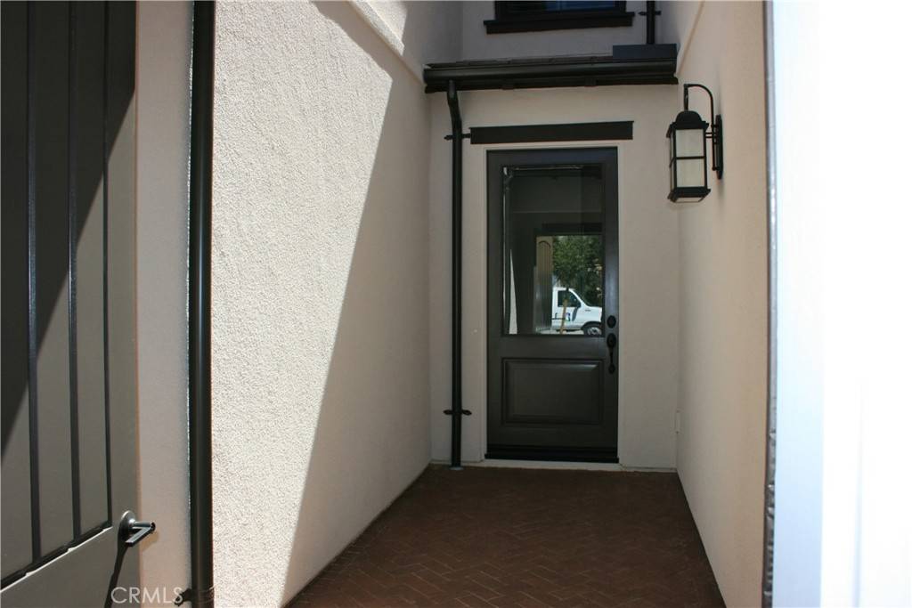 Irvine, CA 92602,114 Crescent Moon