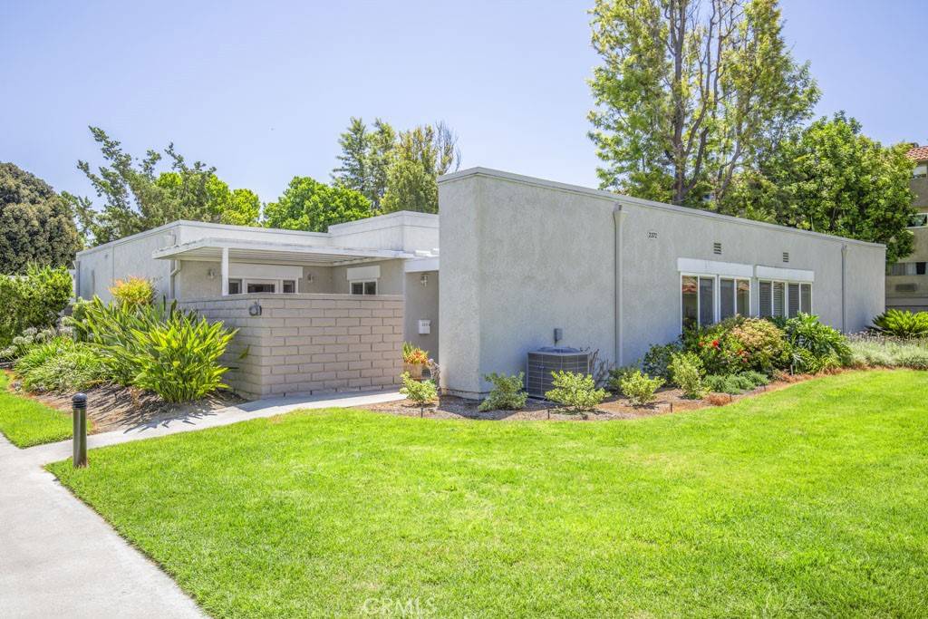 Laguna Woods, CA 92637,2372 Via Mariposa W #B