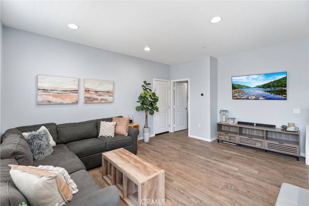 Lake Forest, CA 92610,808 El Paseo
