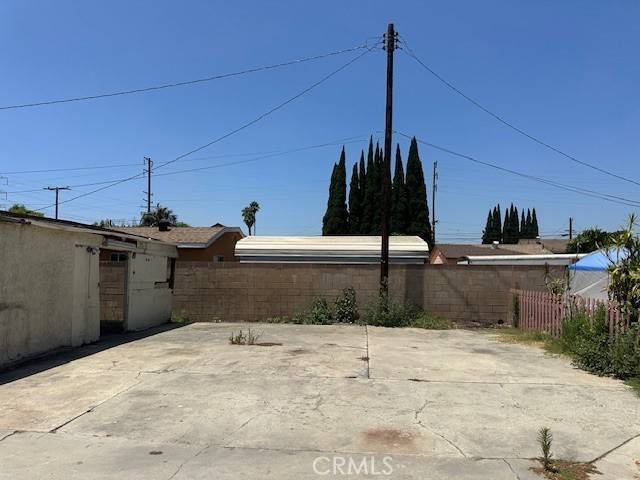 Bellflower, CA 90706,9617 Rose ST
