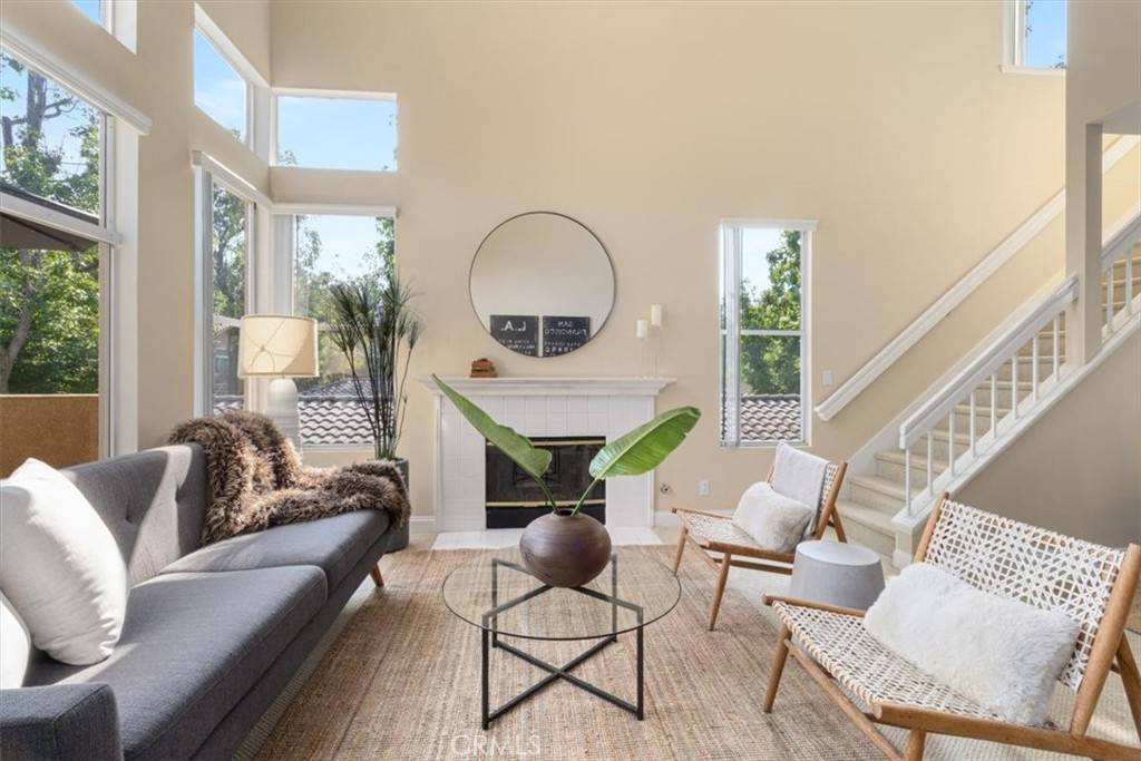 Lake Forest, CA 92610,19431 Rue De Valore #1G