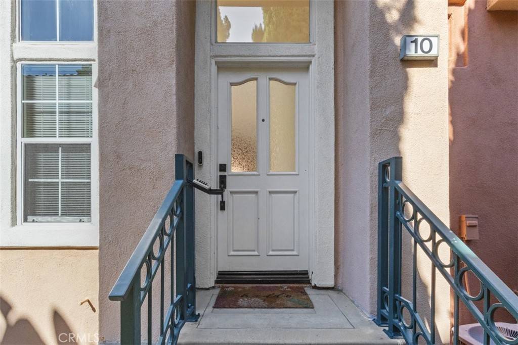 Irvine, CA 92606,10 Bettoni Aisle