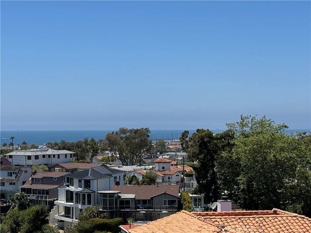 Corona Del Mar, CA 92625,424 Mendoza TER