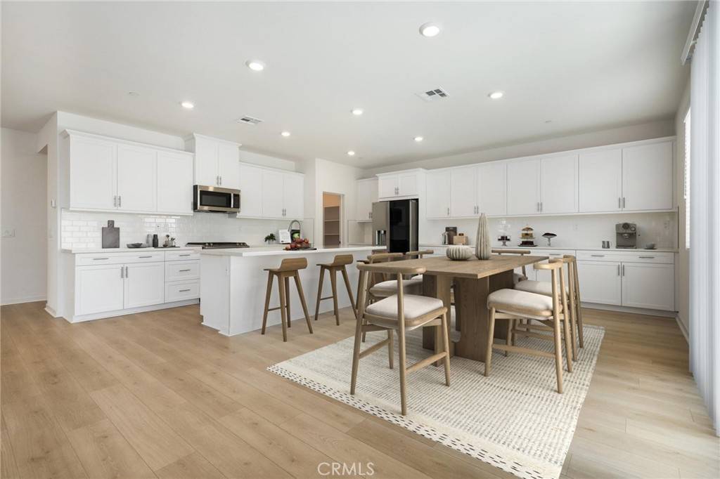 Corona, CA 92883,2288 Panama DR