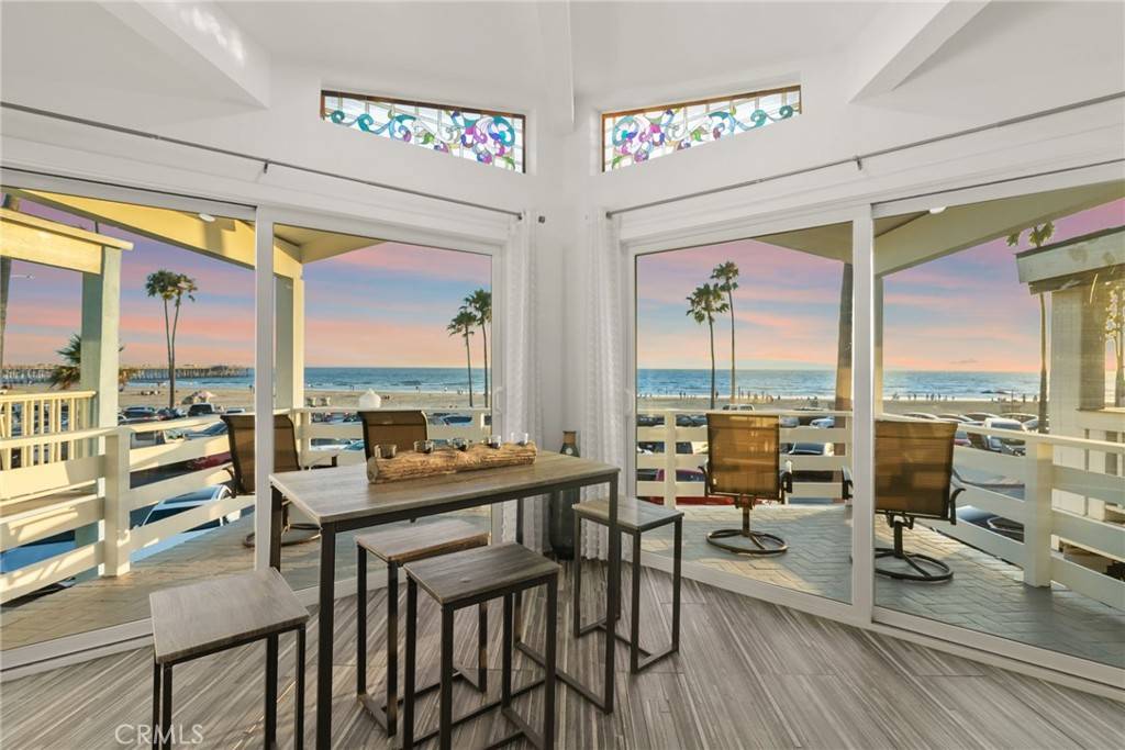 Newport Beach, CA 92663,2212 W Oceanfront