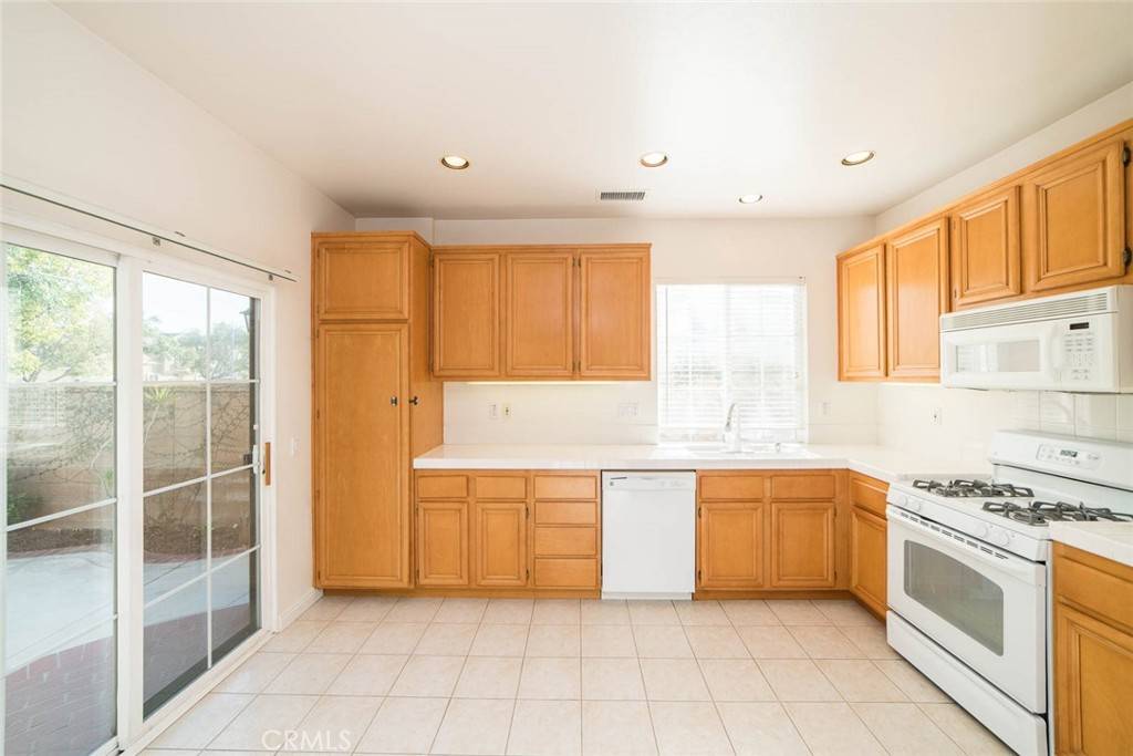 Irvine, CA 92618,124 CHERRYBROOK LN