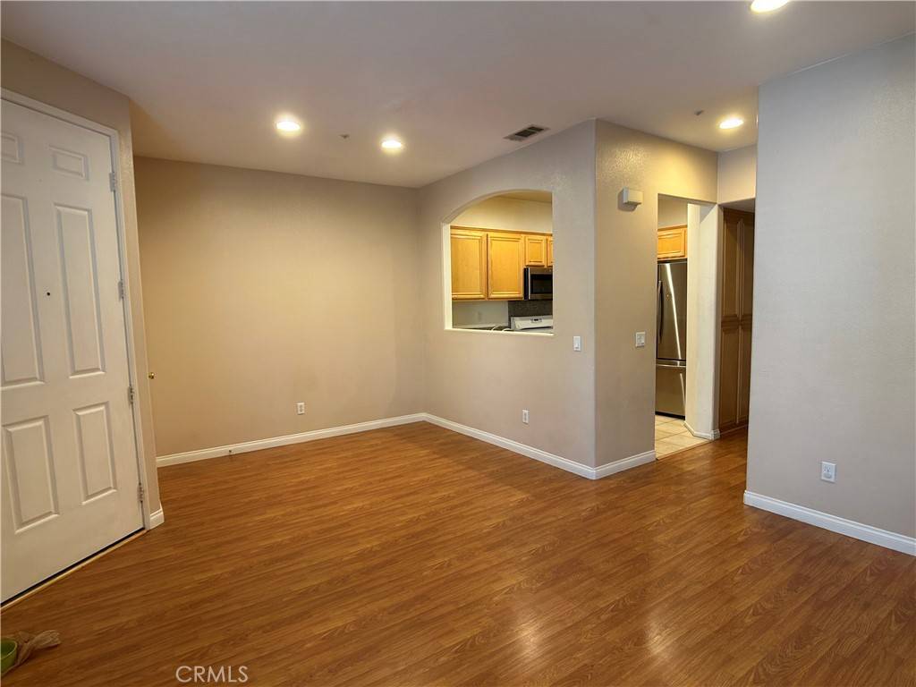 Irvine, CA 92602,23 Cameron #67