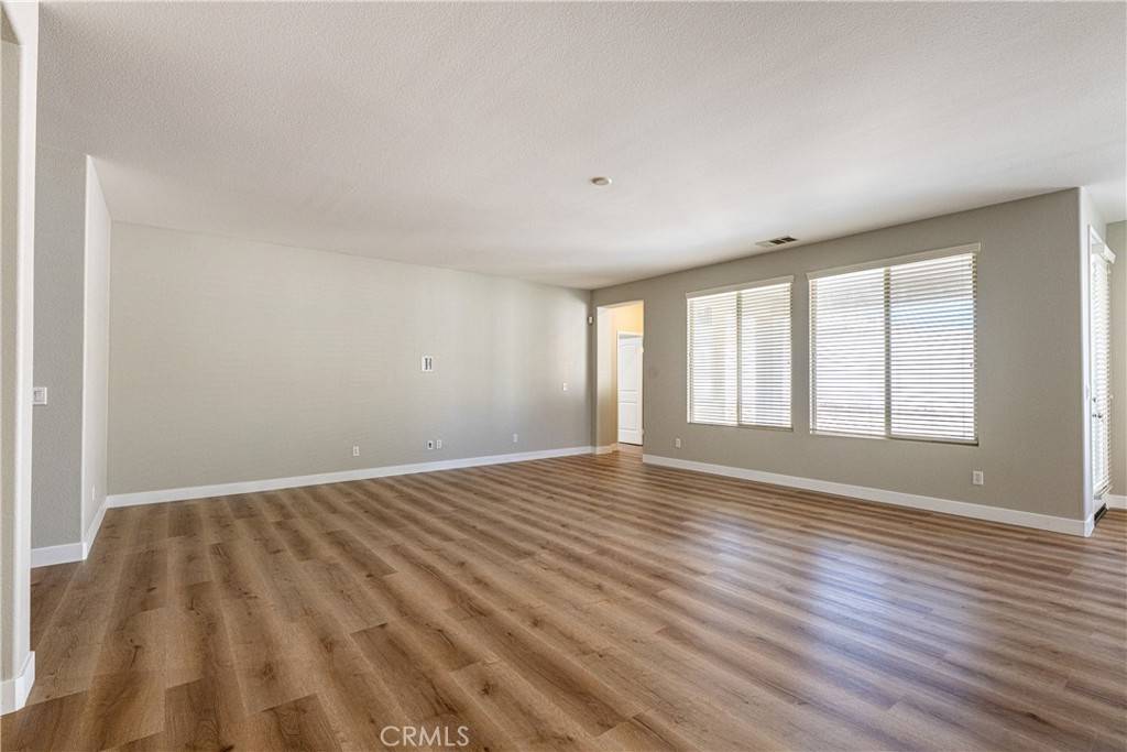 Eastvale, CA 92880,5927 Berryhill DR