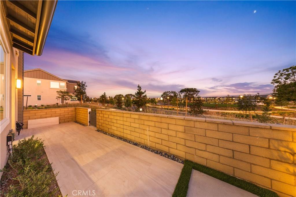 Irvine, CA 92618,270 Sora