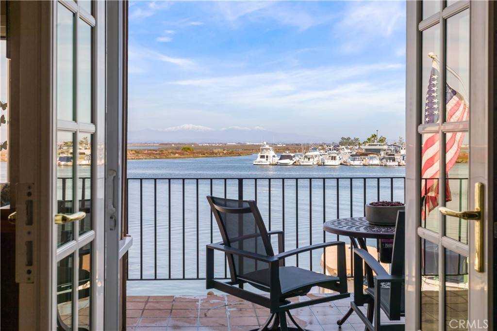 Huntington Beach, CA 92649,16118 Mariner DR #18