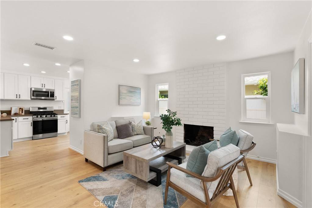 Huntington Beach, CA 92647,6022 Larchwood DR