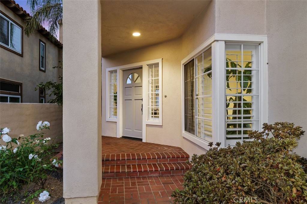 Laguna Niguel, CA 92677,29522 Seriana